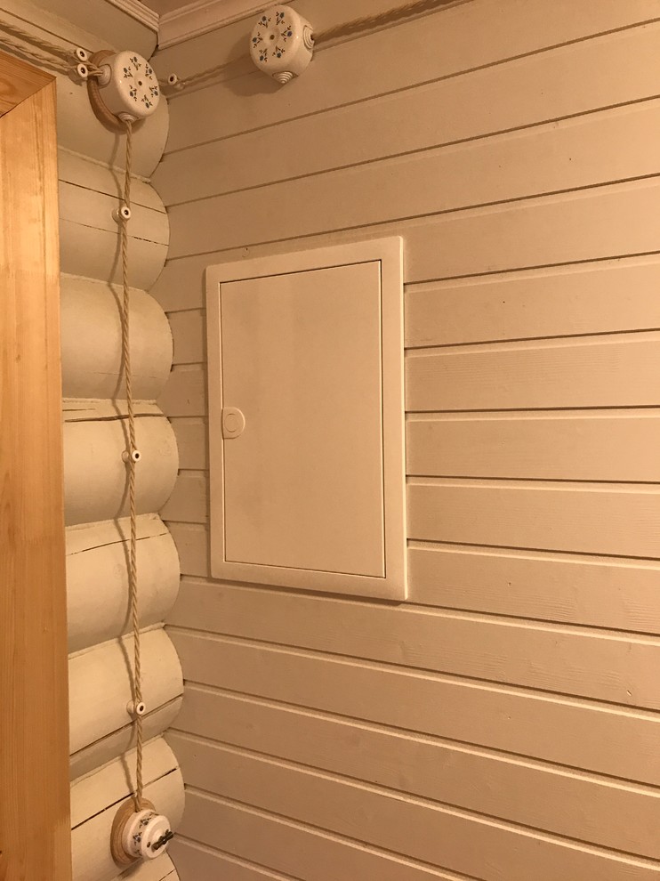 Ретро электрика + деревянные накладки naBrevno в интерьере бревенчатого дома