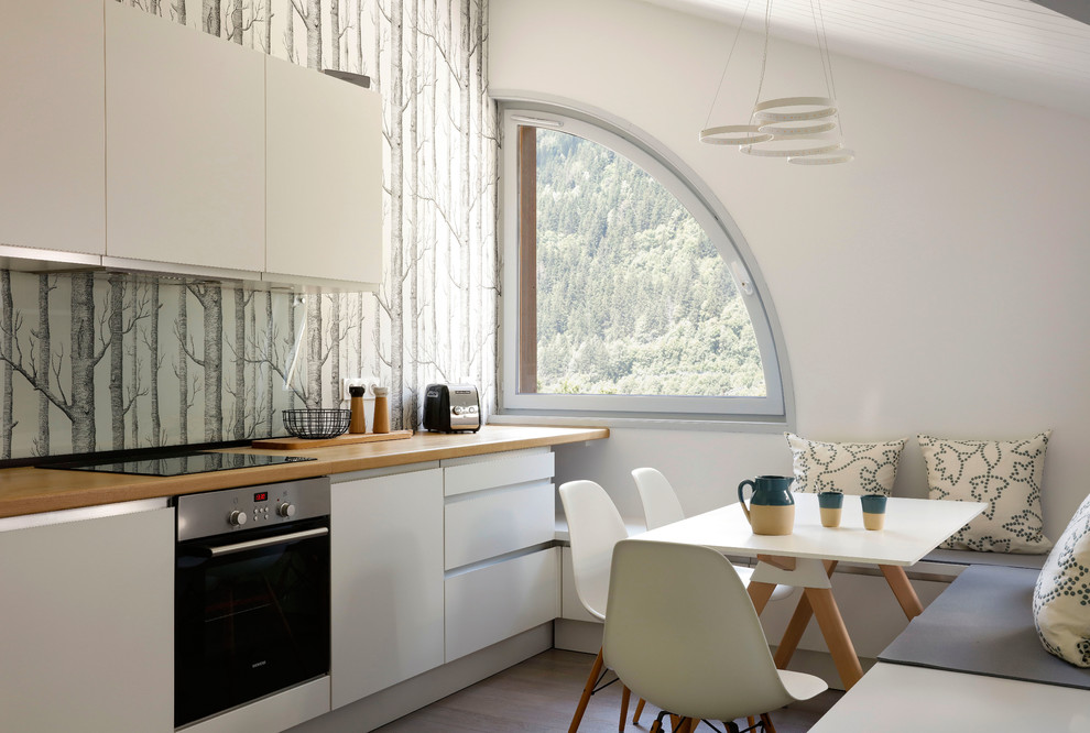 Design ideas for a contemporary kitchen in Lyon.