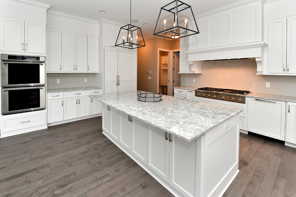 Inspiration for a transitional kitchen remodel in Minneapolis