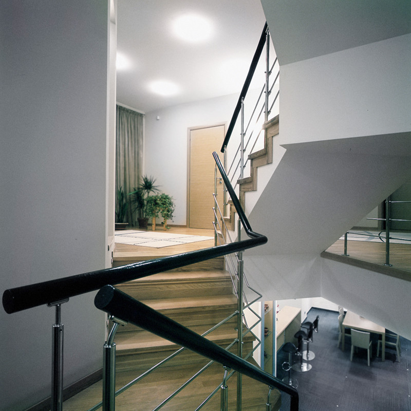 Реконструкция фасада и интерьер загородного дома в Семивраги.