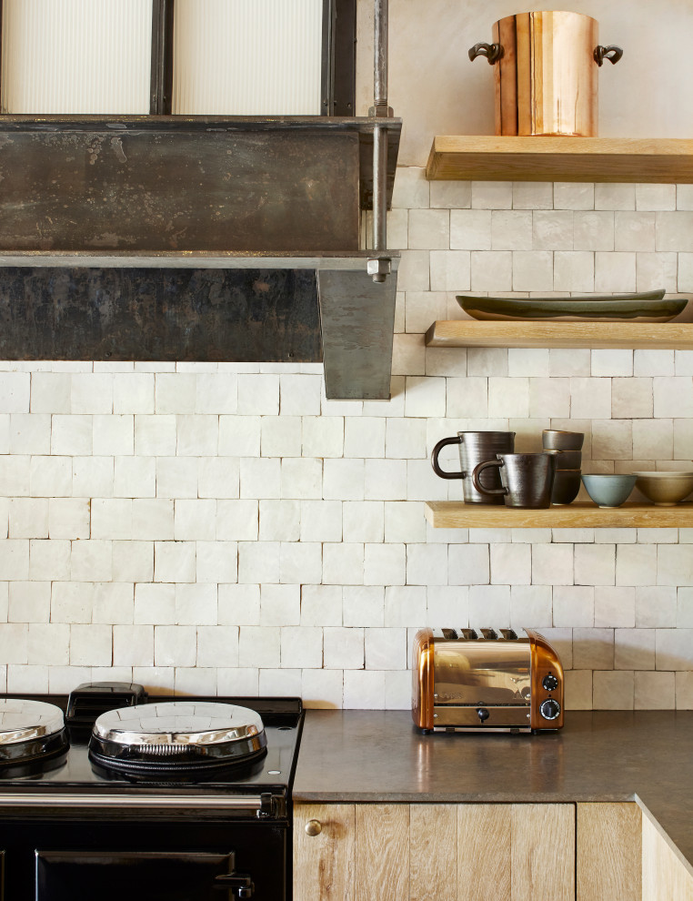 Example of a classic kitchen design in Denver