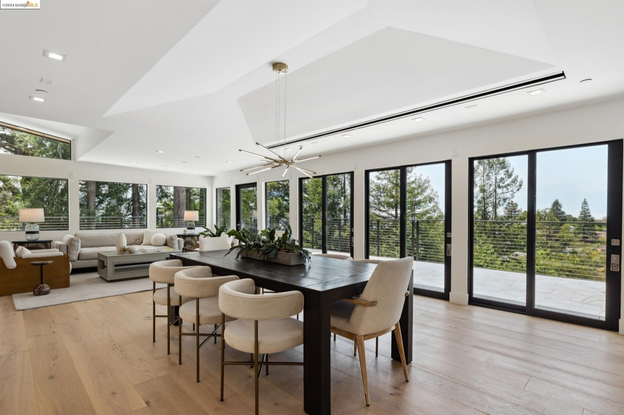 Modern House - Moyer Place