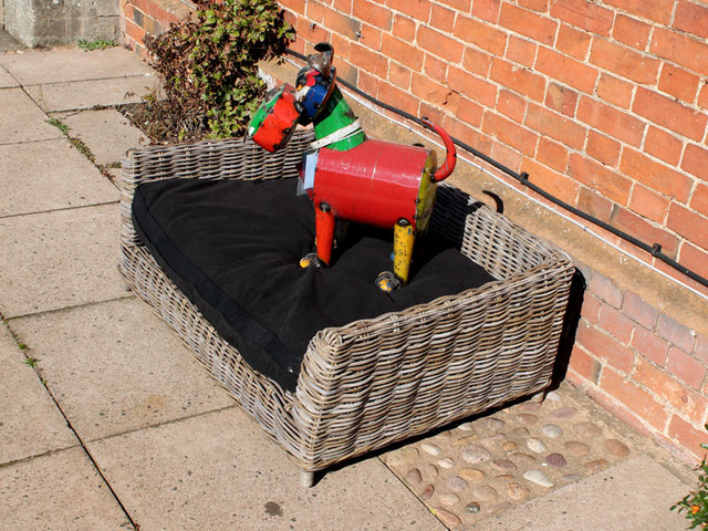 Kubu Dog Baskets eclectic-garden