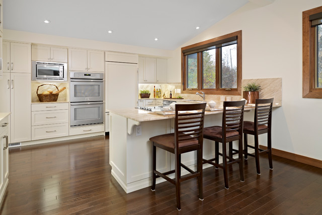Transitional transitional-kitchen