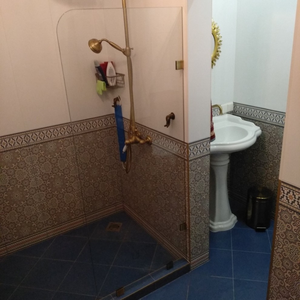 шторка из закаленного стекла