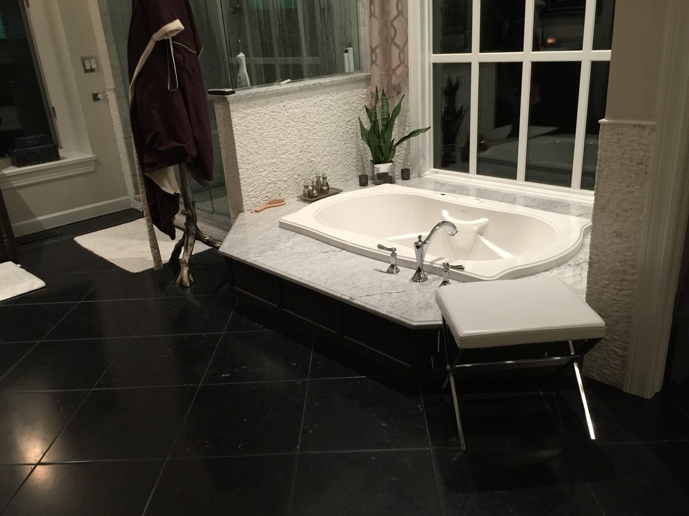Inspiration for a transitional bathroom remodel in Chicago