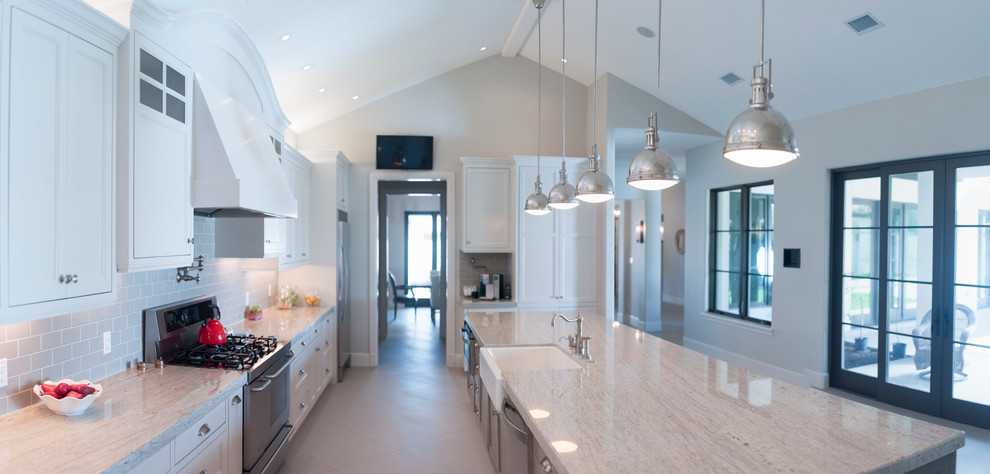 Example of a transitional kitchen design in Austin