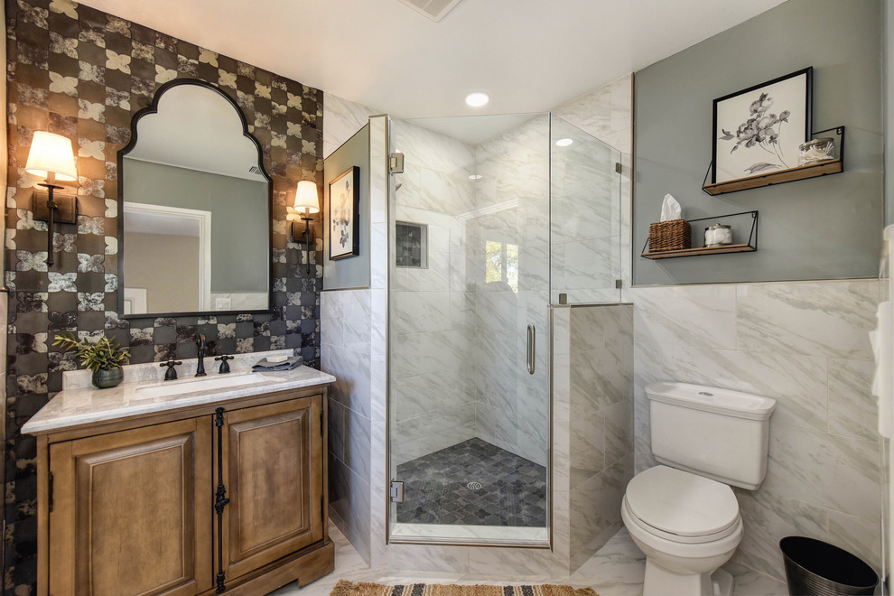 Example of a transitional bathroom design in Sacramento