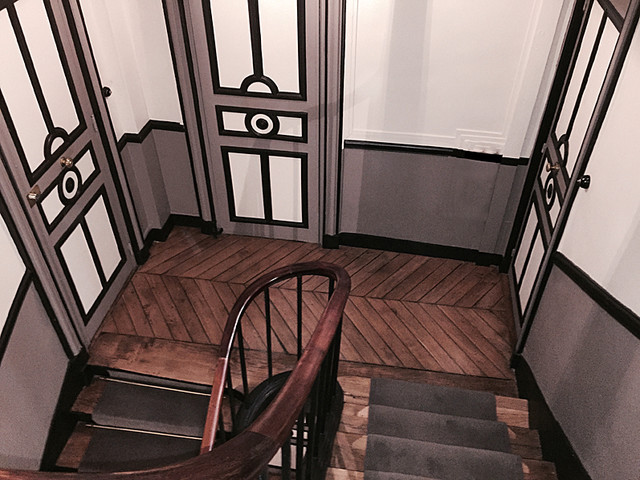 Immeuble Paris VI transitional-staircase