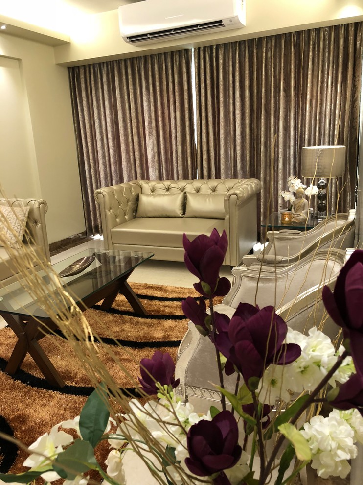 Example of an eclectic home design design in Mumbai