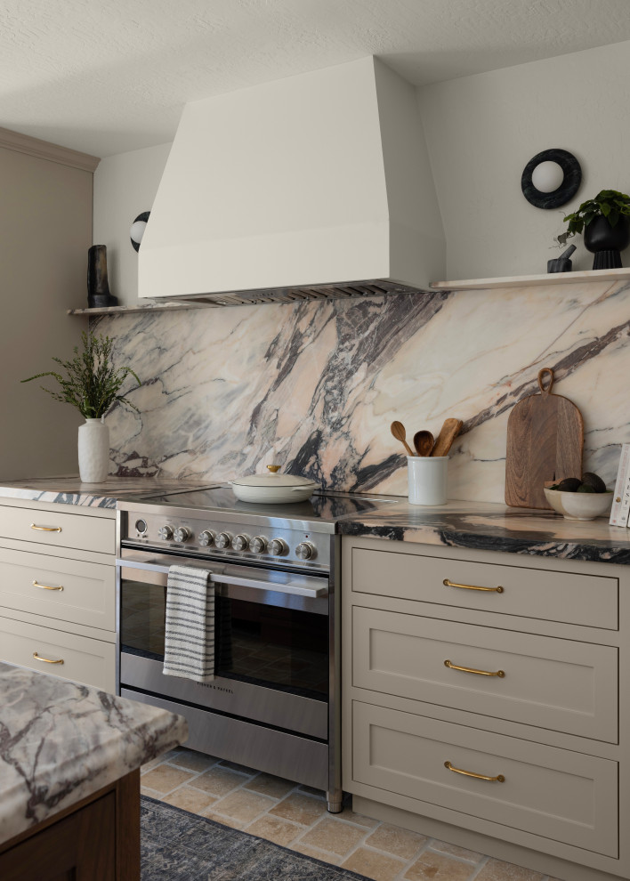 Kitchen - transitional kitchen idea in San Francisco