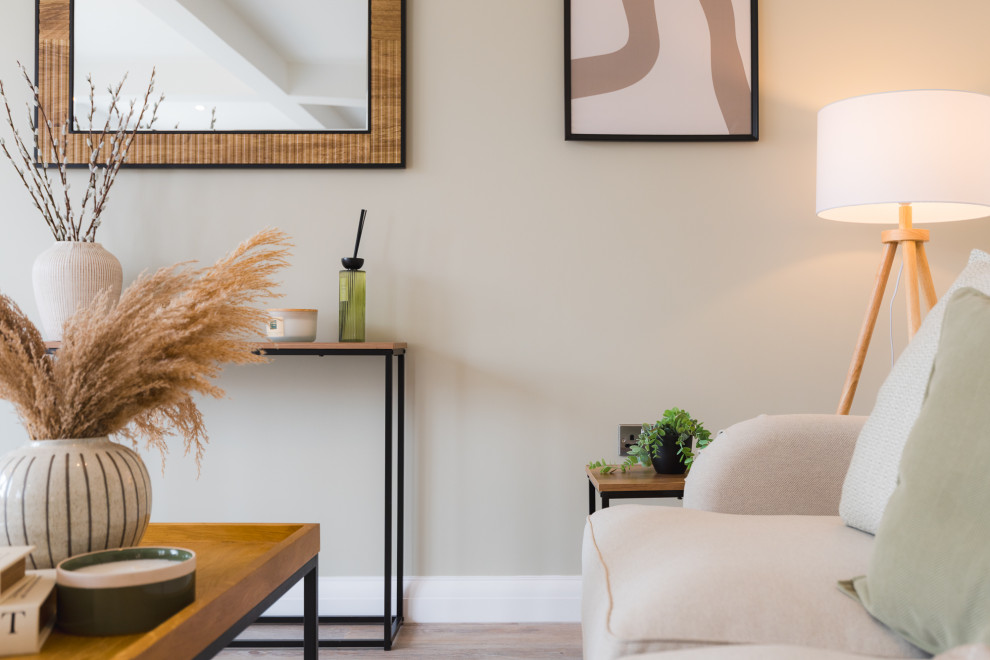 Woodville Road - Stage to Sell