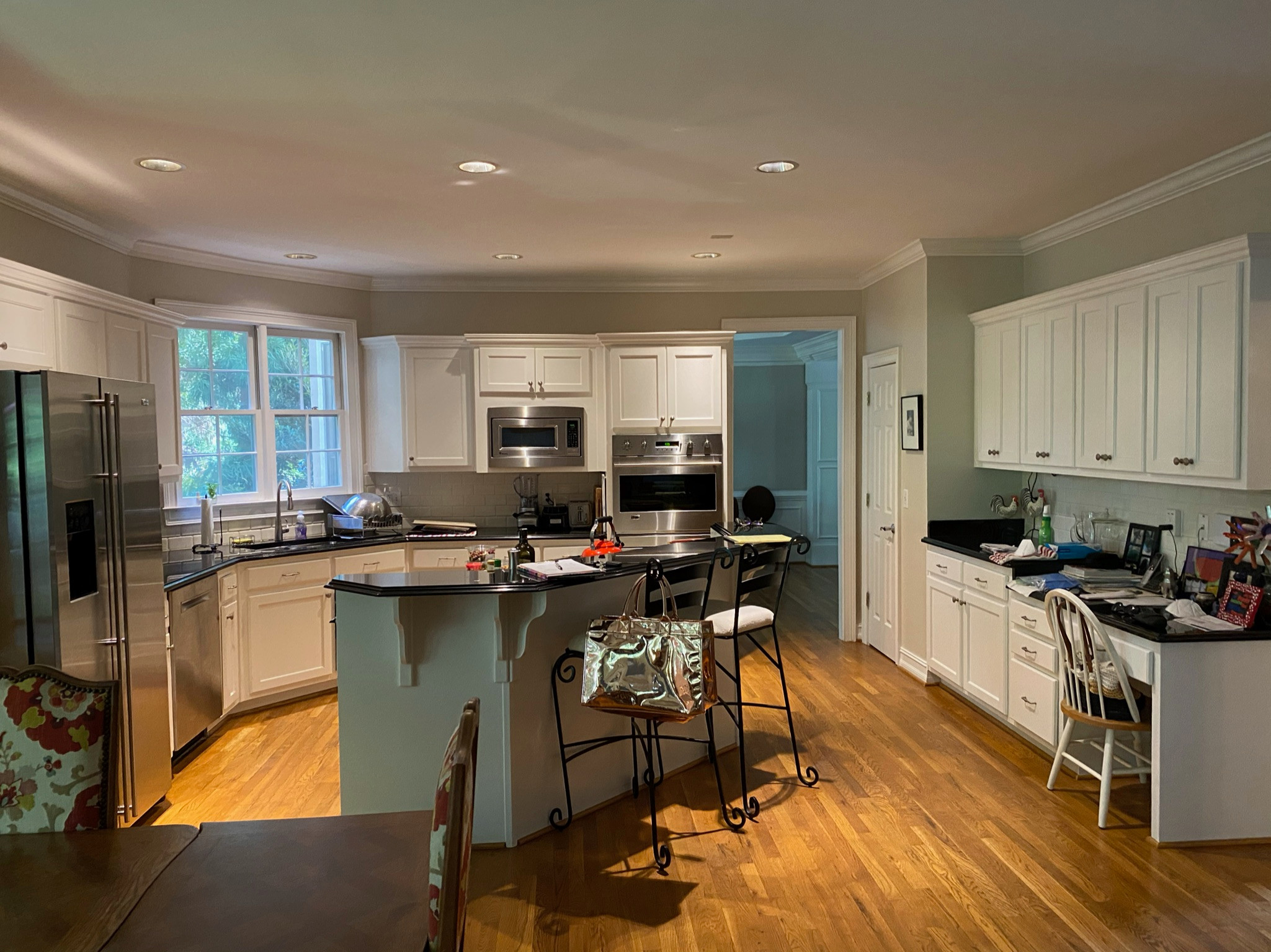 ATLANTA WHITE transitional kitchen