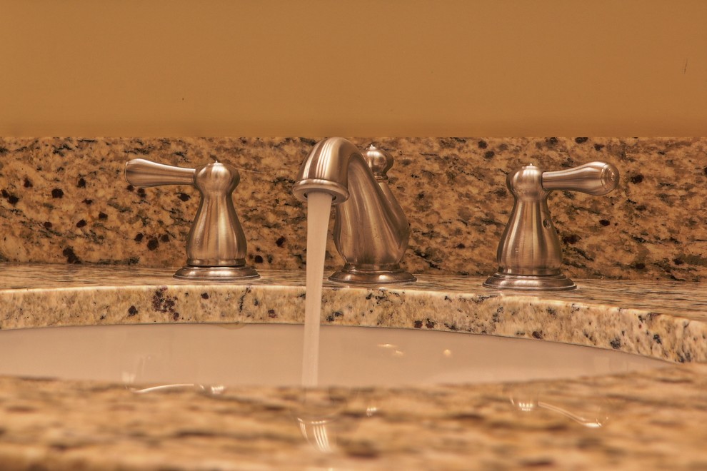 Bathroom - transitional bathroom idea
