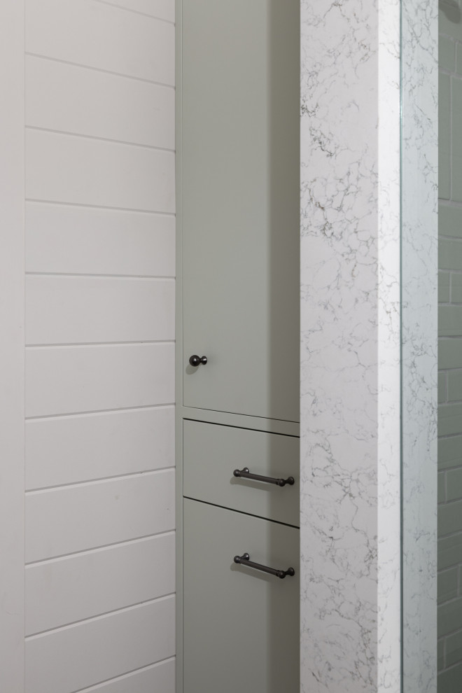 Home design - transitional home design idea in Toronto