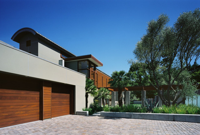 Parking trendy-hus-og-facade