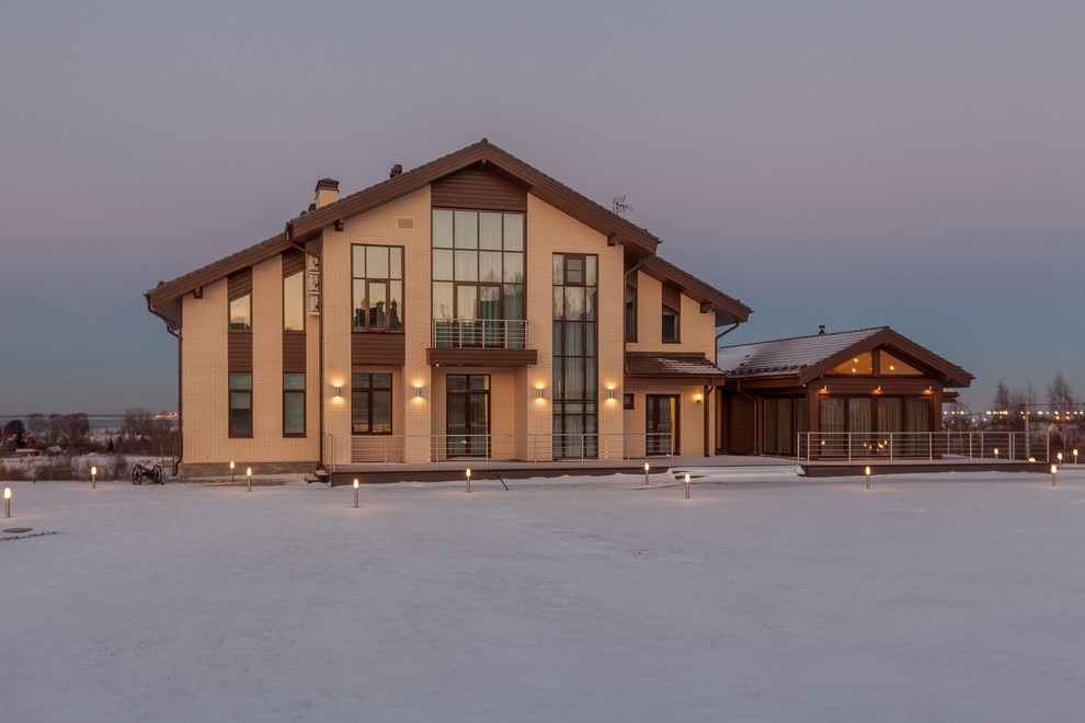 Дом на склоне