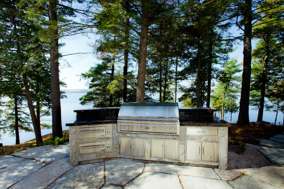 Inspiration for a rustic deck remodel in Toronto
