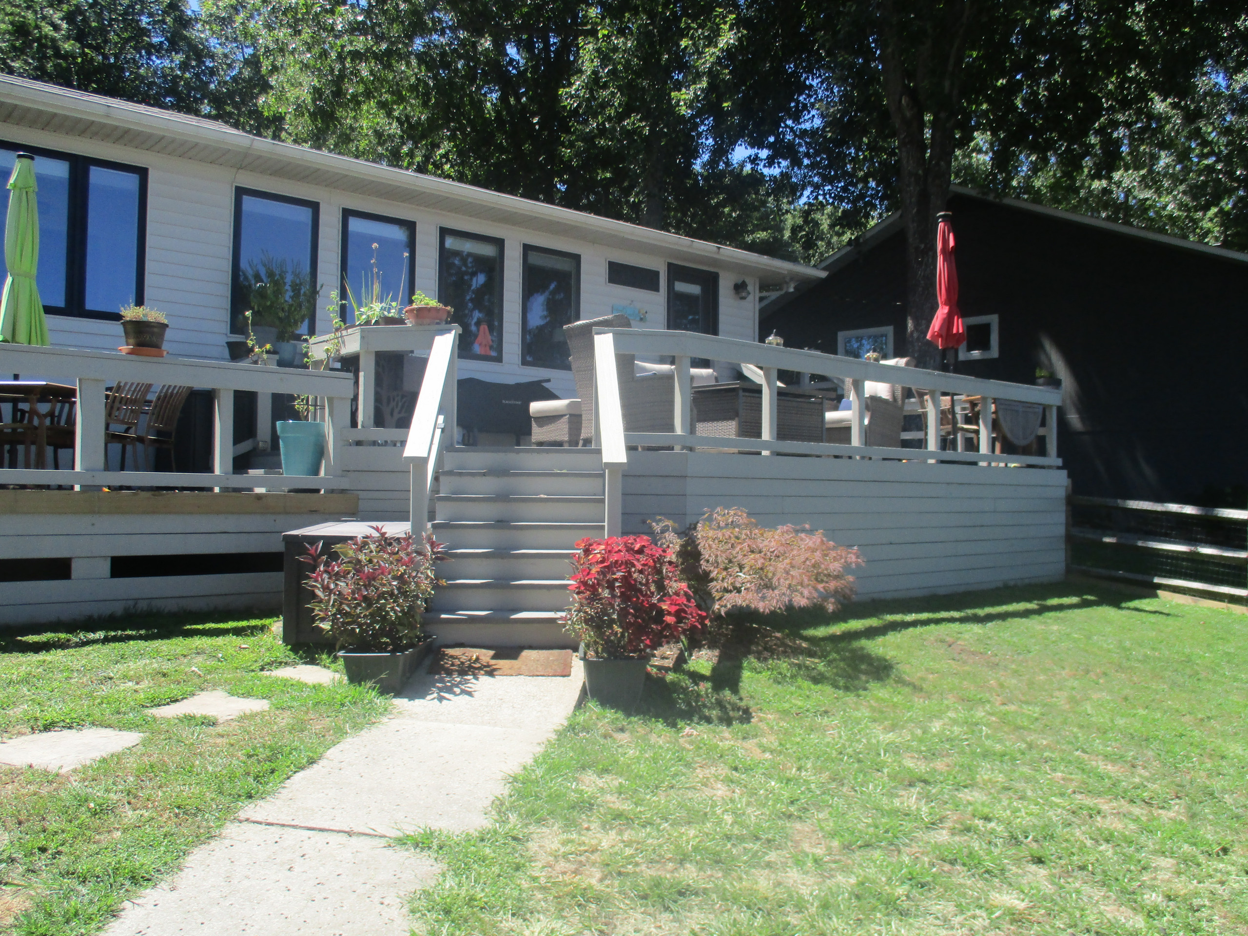 169 Dovenshire - Screen Room