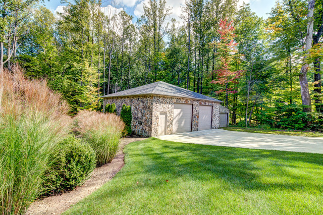 FOR SALE: 3049 Rainbow Ln, Richfield, OH 44286 traditional-car-porch