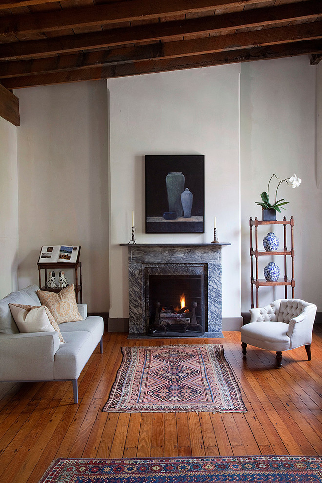 Inspiration for a traditional living room in Philadelphia.