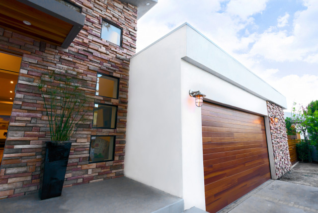 Tarzana, CA modern