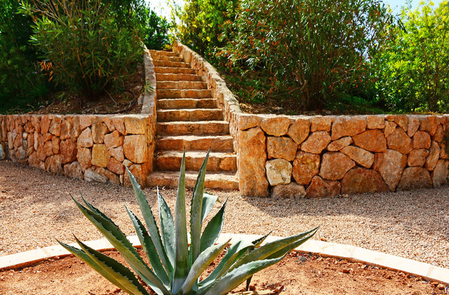 Jardineras mediterranean-garden