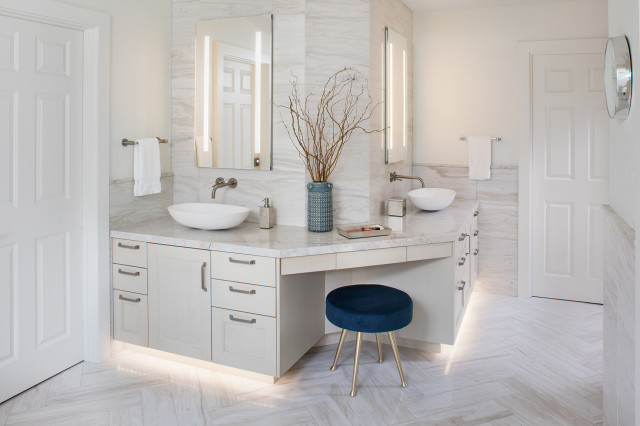 Incorporating Tech: Smart Features for Your Bathroom Vanity