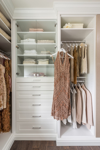 Orden en el armario: 9 consejos de experto para organizar los vestidos