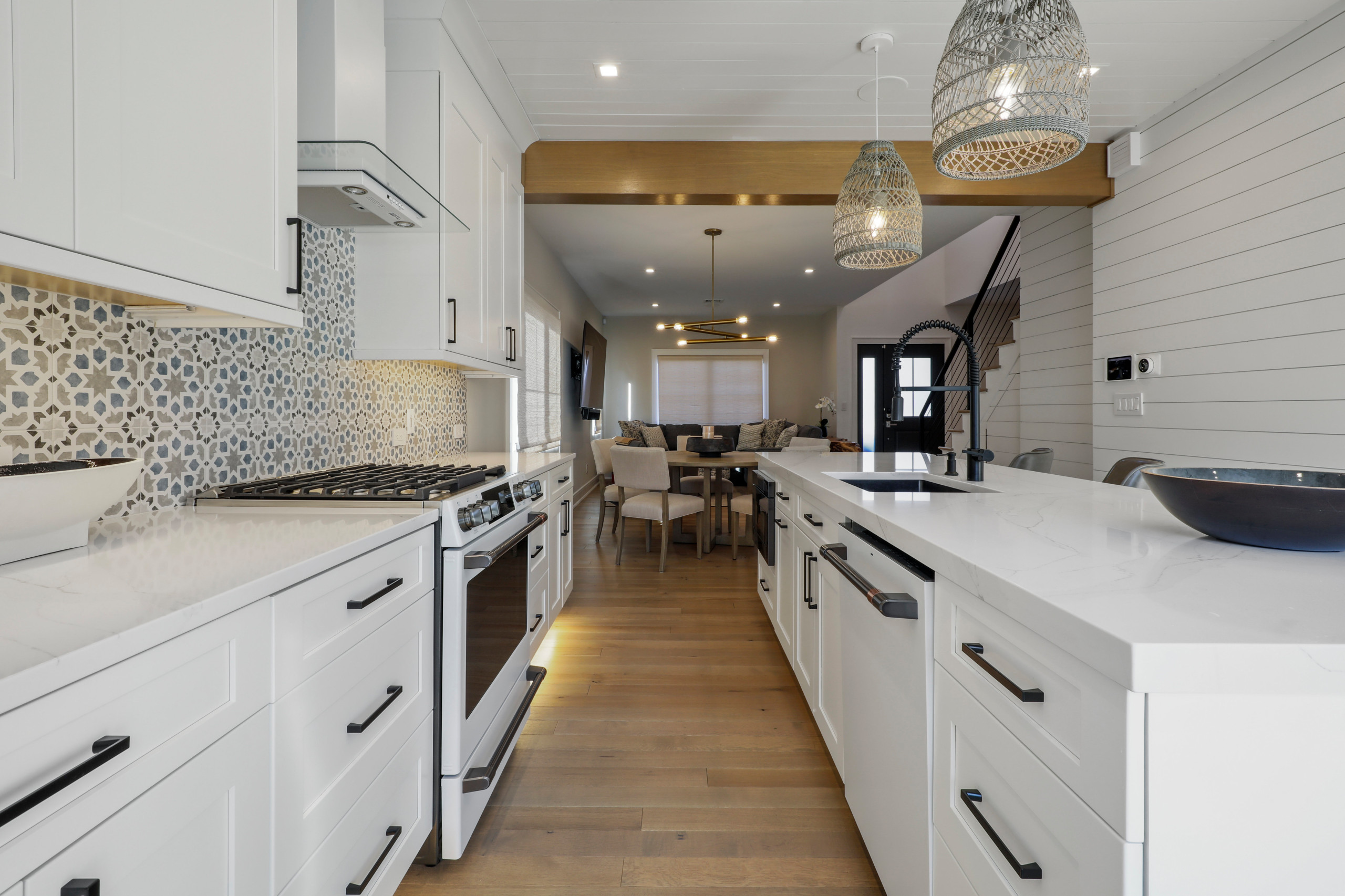 Transitional kitchen photo in New York
