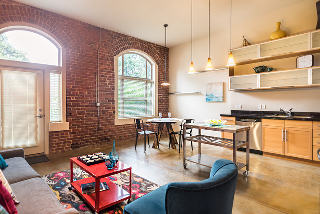 Converted Church industriel-salle-a-manger