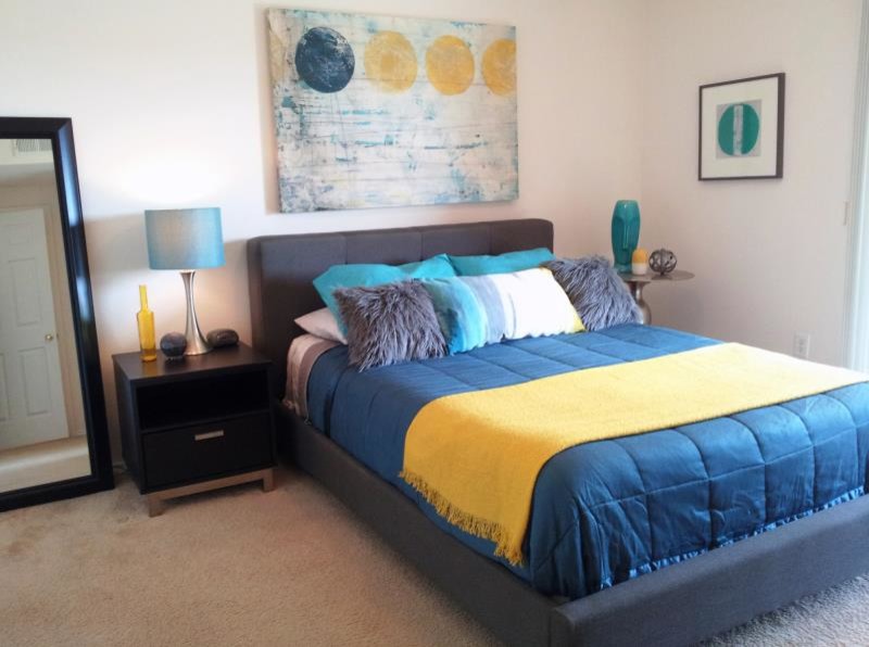 Mid-sized transitional master bedroom photo in Austin