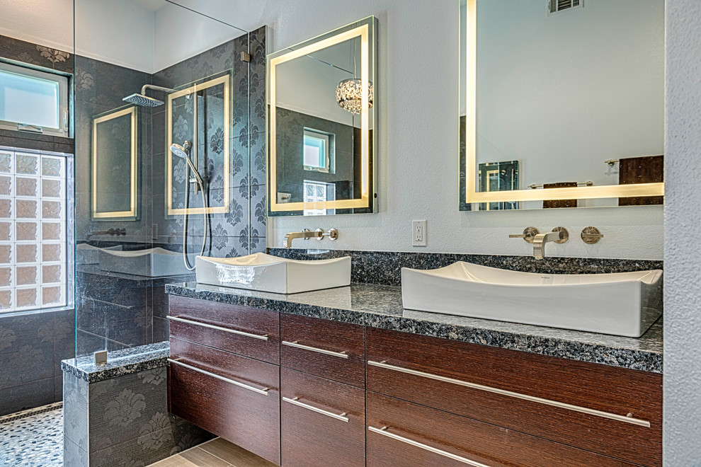 Example of a minimalist home design design in Los Angeles