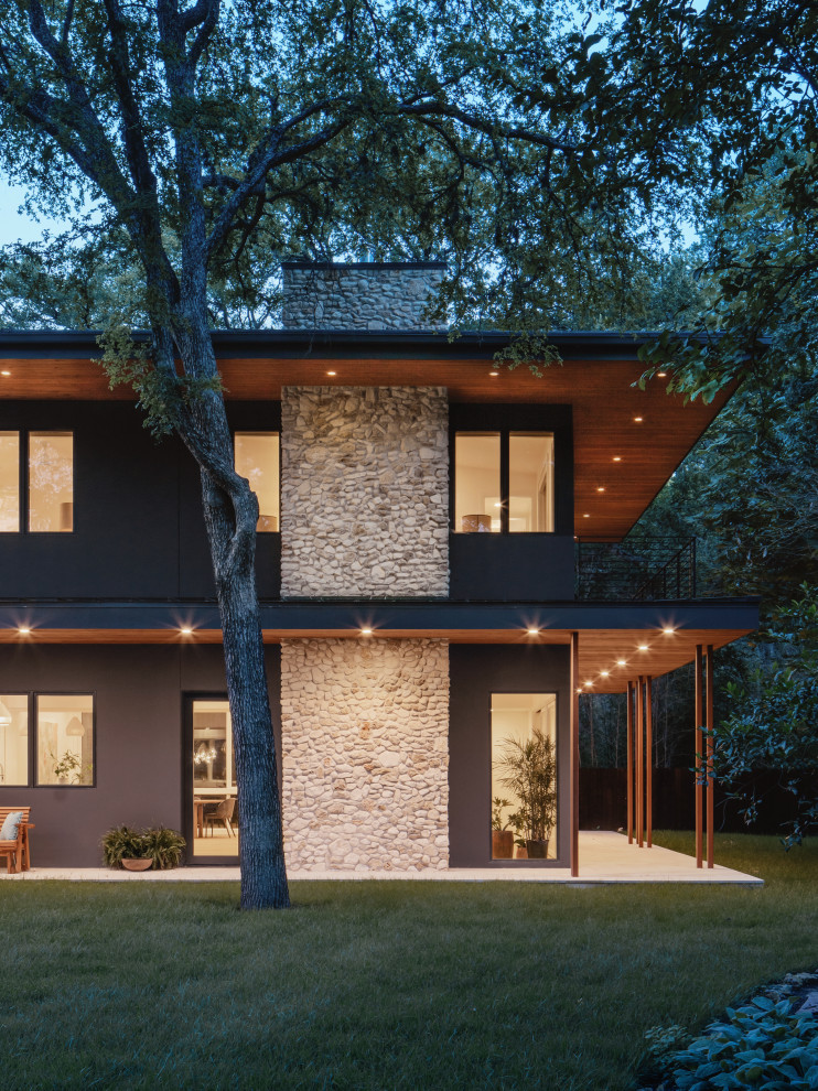 Transitional home design photo in Austin
