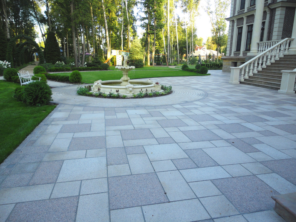 Сад резиденции для большой семьи