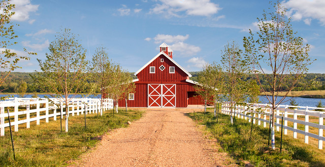 Missouri Great Plains Western Horse Barn Traditional Garden