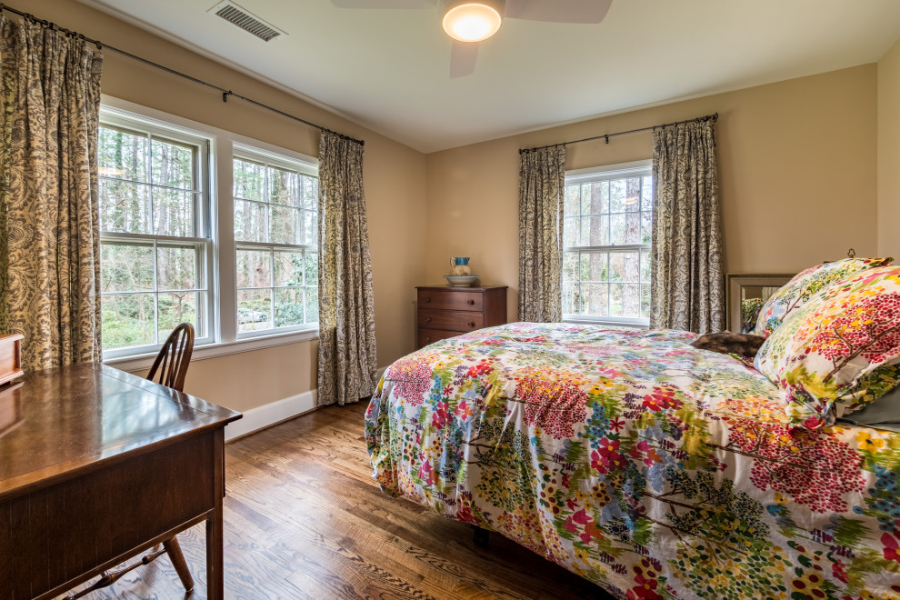 Home design - transitional home design idea in Raleigh