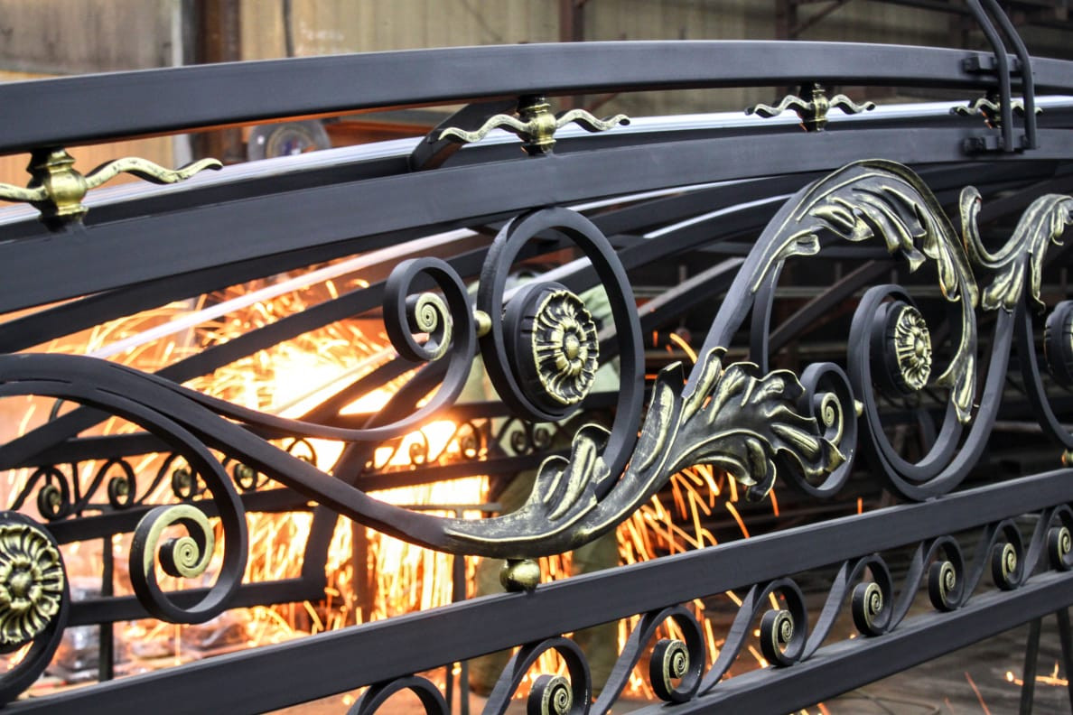 Кованый навес 10,5*2,5м.