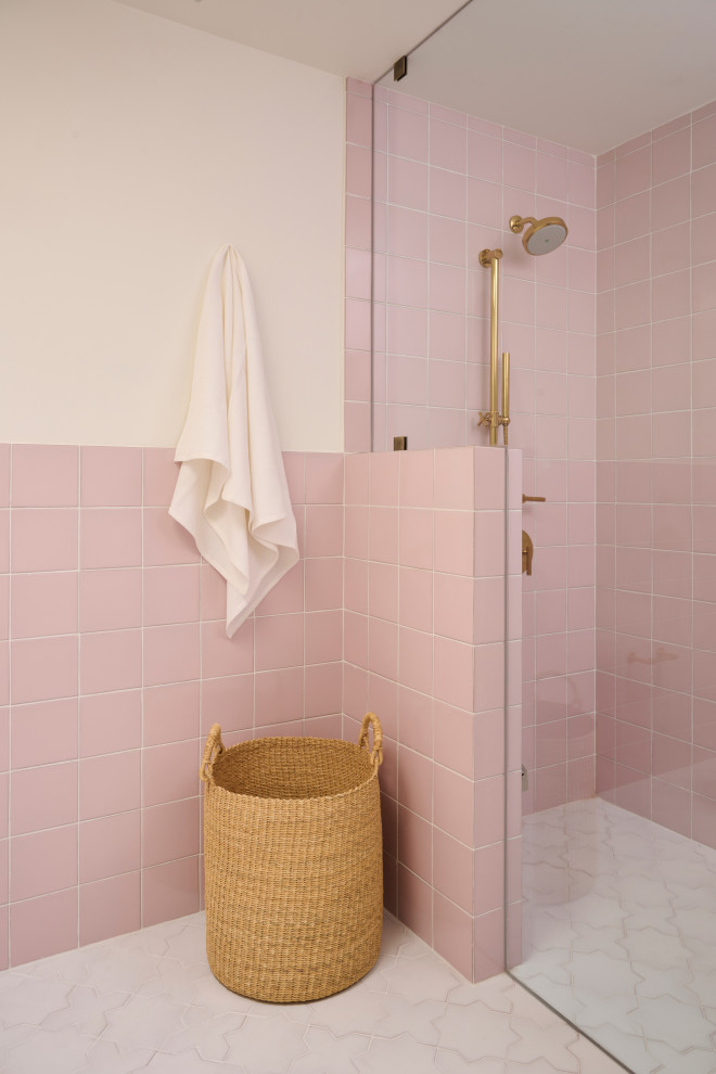 Large eclectic master pink tile and ceramic tile ceramic tile, white floor and single-sink doorless shower photo in Los Angeles with a niche