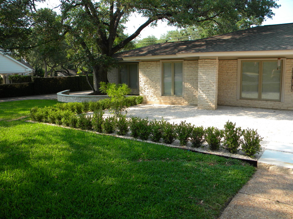 Simple front and side yards