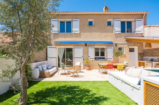 Oasis balinais mediterranean-courtyard