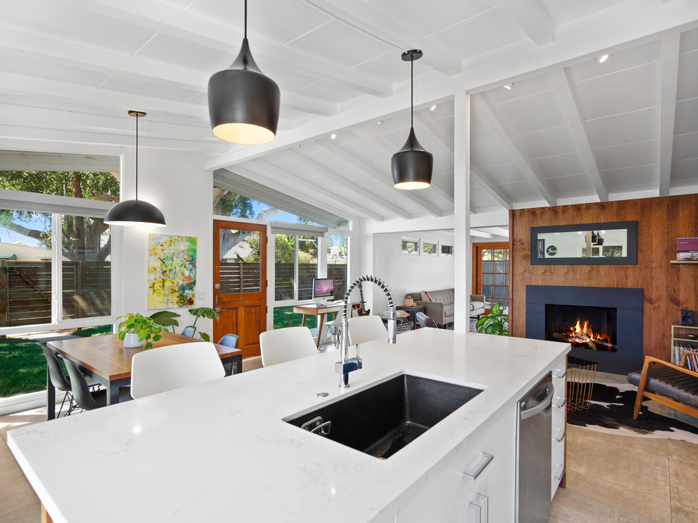 This is an example of a midcentury kitchen in Orange County.