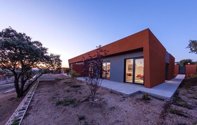 House 2 contemporary-traedaeck