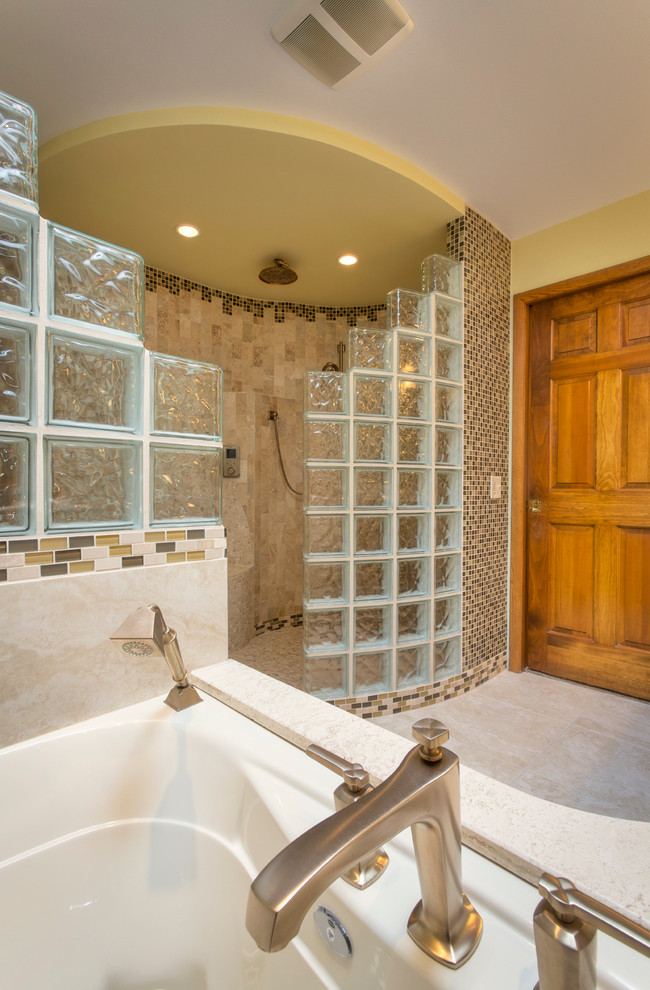 Home design - transitional home design idea