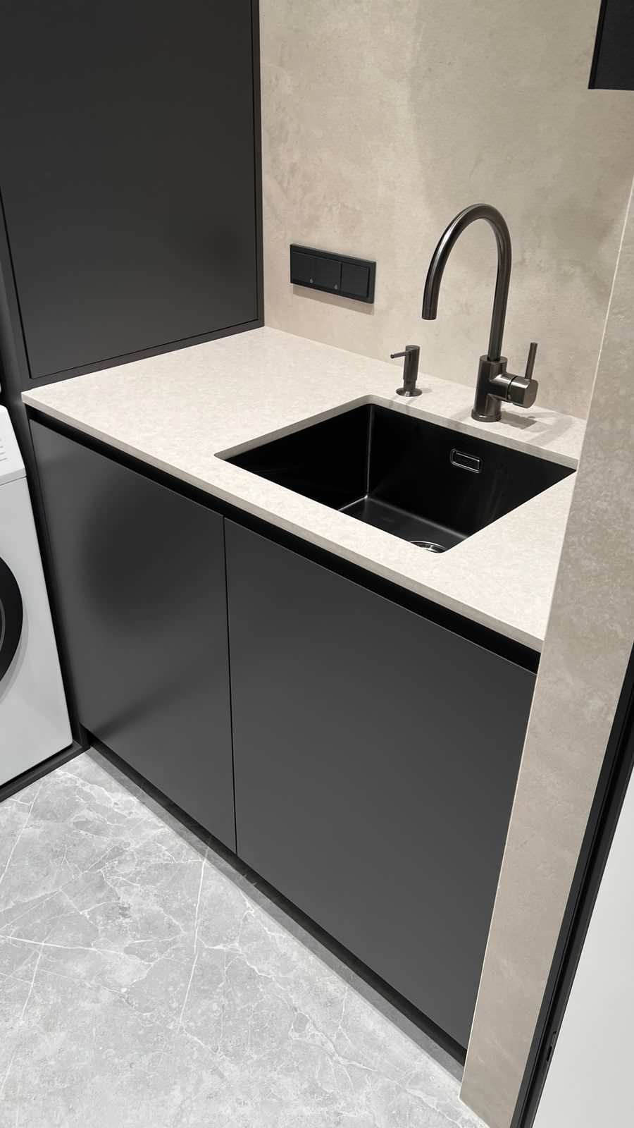 Фотосессия  - двери, мебель и перегородки в московской квартире