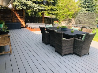Example of a minimalist deck design in Calgary