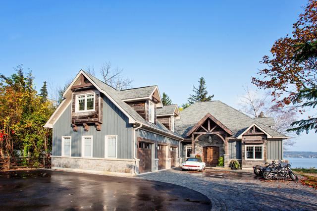 Custom Waterfront Home Barrie clasico-renovado-fachada