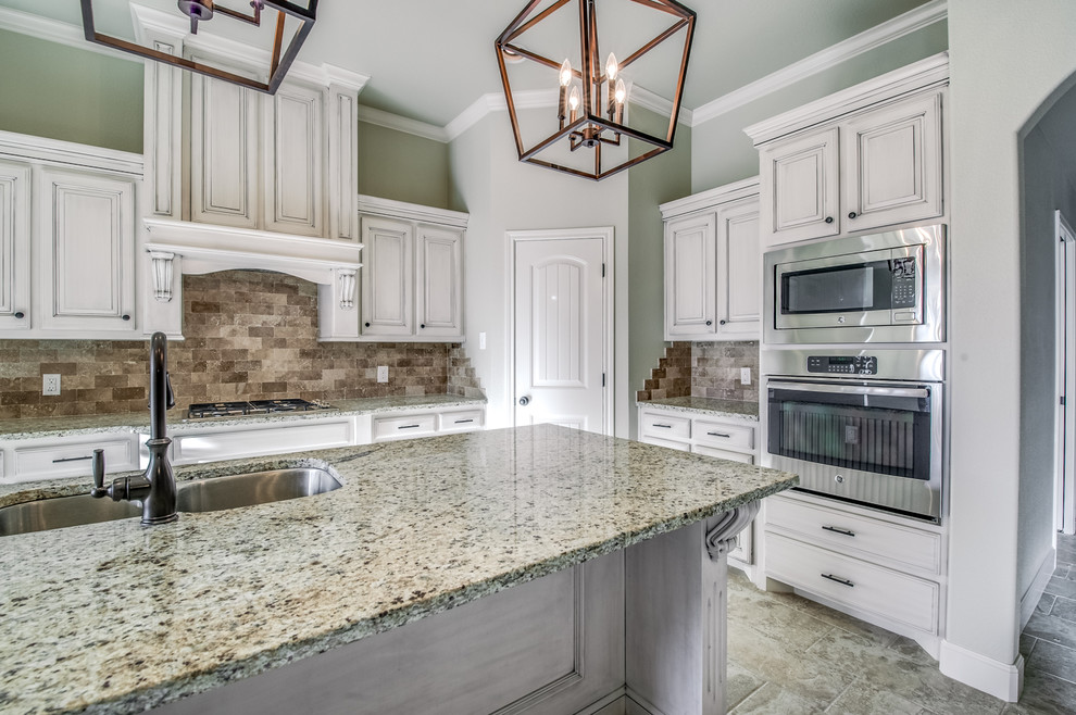 Transitional kitchen photo in Austin