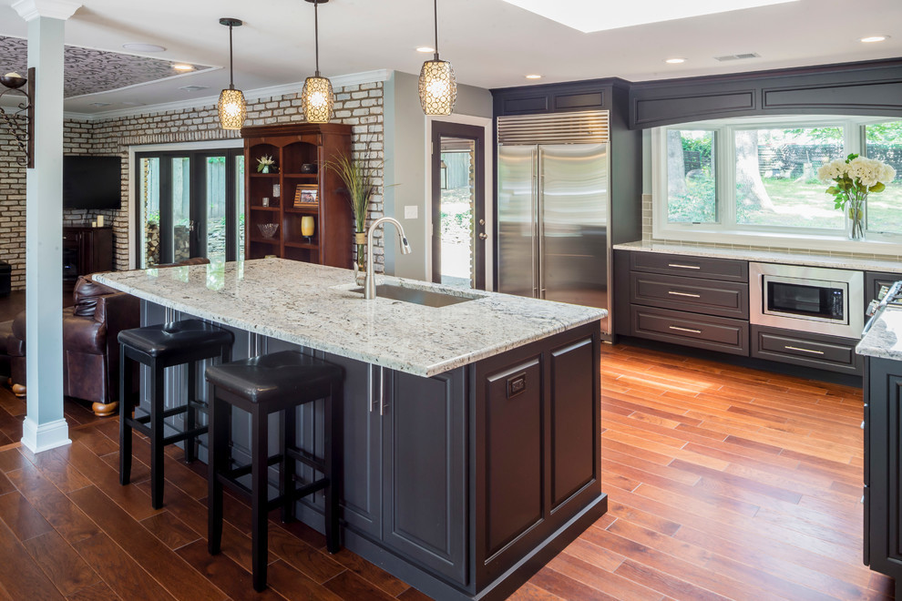 Inspiration for a transitional kitchen remodel in Chicago