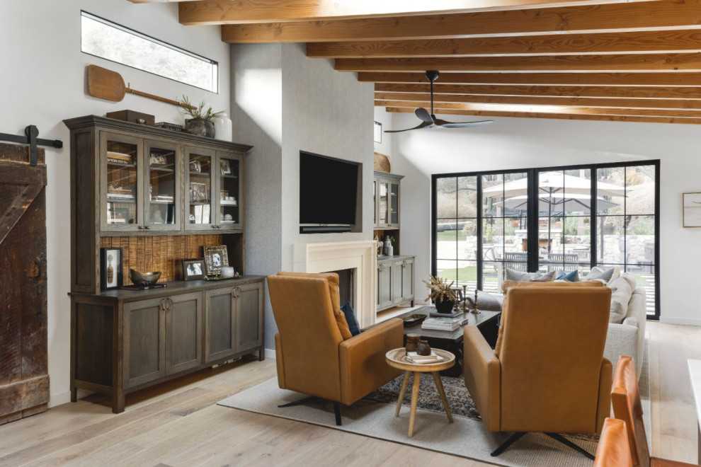 Ranch Revival - Farmhouse - Living Room - Los Angeles - by Coco Maison ...